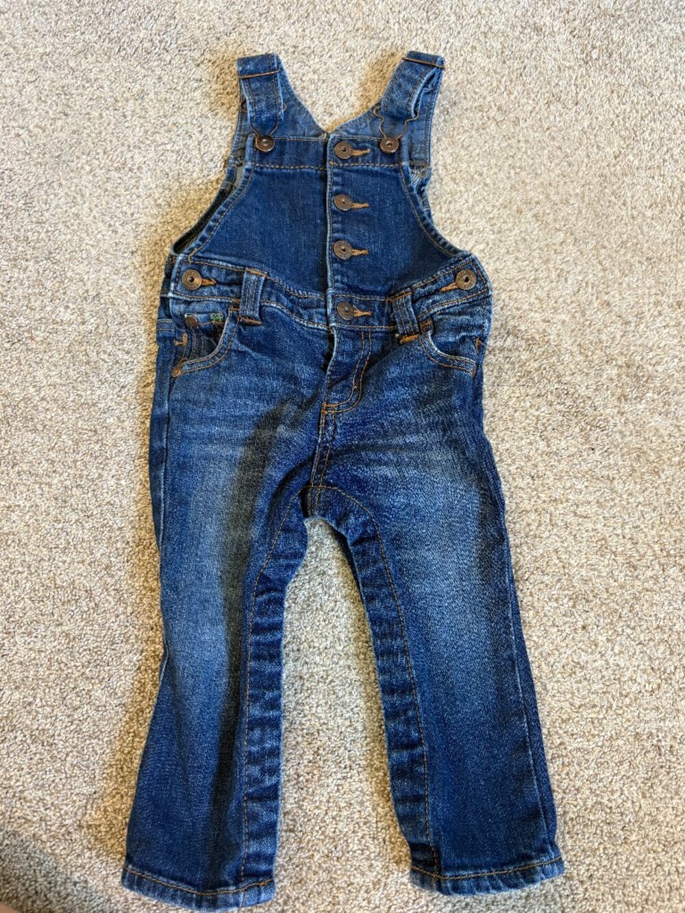 Oshkosh Toddler Girls Size 18 months  Denim Overall Buttons on Front
